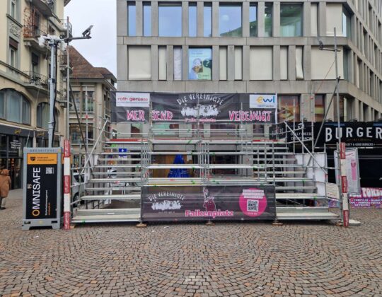 Leere-Buehne-Flakenplatz-aspect-ratio-540-420