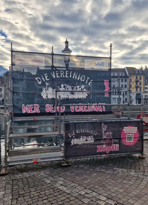 Leere-Buehne-Muehlenplatz-aspect-ratio-500-691