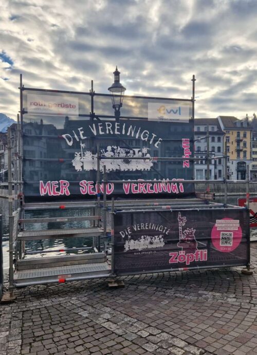 Leere-Buehne-Muehlenplatz-aspect-ratio-500-691