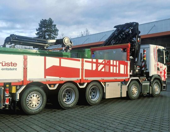LKW-mit-Kran-1-aspect-ratio-540-420