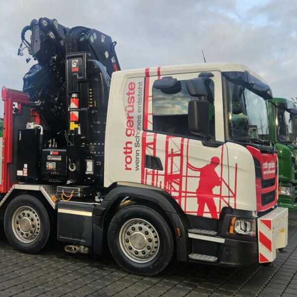 LKW-mit-Kran-2-aspect-ratio-600-600